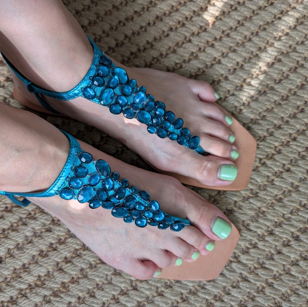 🇫🇷New Mellow Yellow Turquoise Gemstone Leather Sandals - US7.5